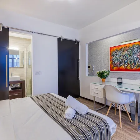 Stylish 1bedroom In The Heart Of St Julians 303